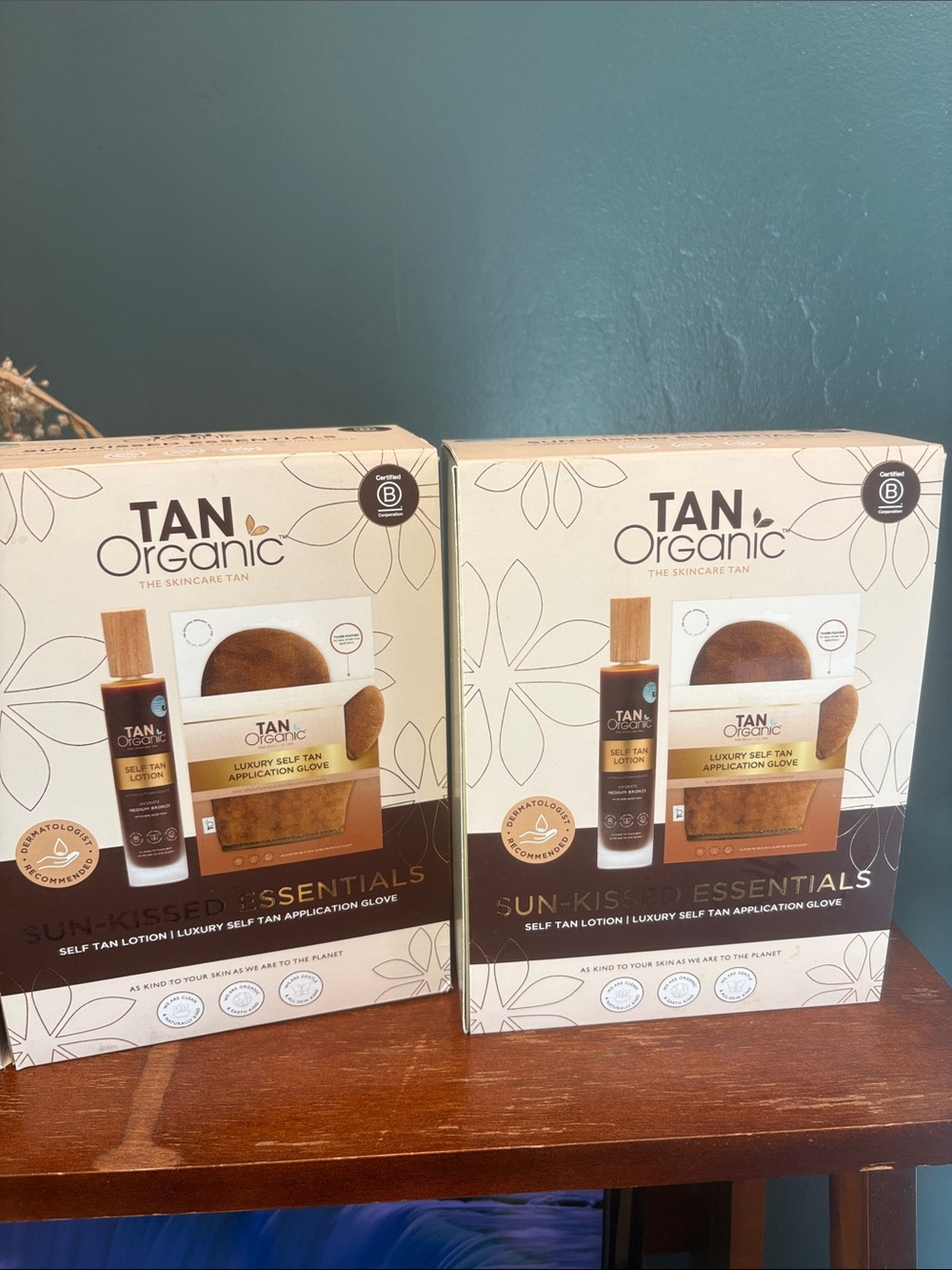 TAN Organic Sun-Kissed Essentials Self Tan Set - Beige/Brown